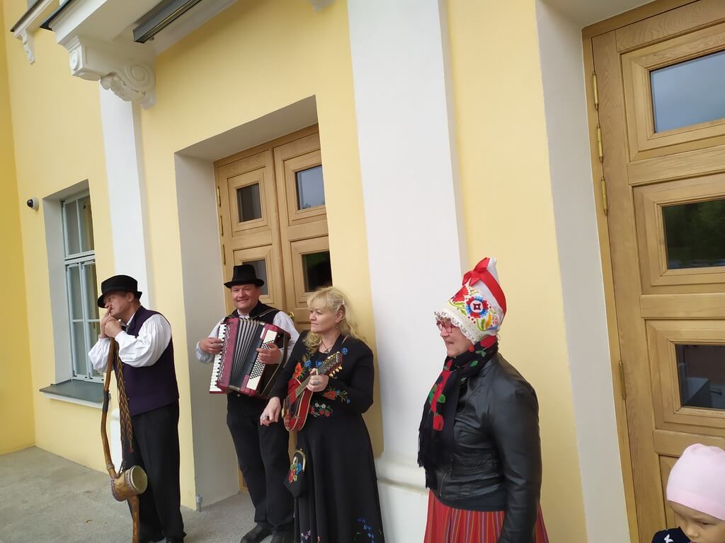 Rahvamuusika ansambel Ämmatagused